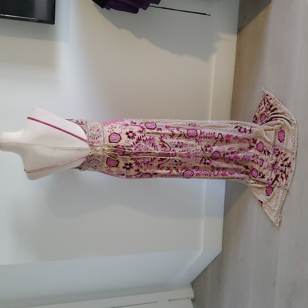 Jovani nude/pink  Embellished Gown with Slit Size 14 runs small  never worn NWOT - Picture 6 of 13